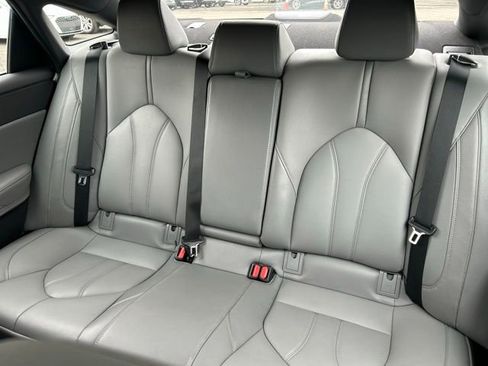 Used 2019 Toyota Avalon image 16