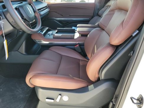 New 2025 Lincoln Navigator Reserve image 6