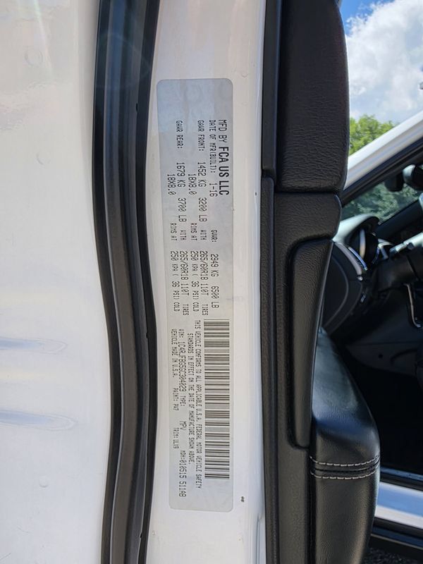 Used 2016 Jeep Grand Cherokee Limited AWD/4WD image 36