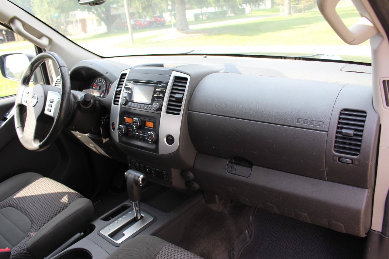 Used 2014 Nissan Frontier SV w/ SV Value Truck Package AWD/4WD image 38