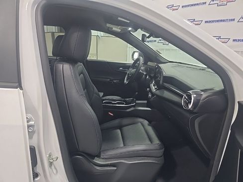 Used 2025 Chevrolet Equinox LT w/ Convenience Package II image 27