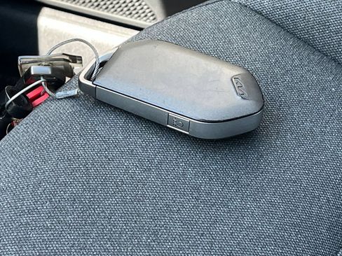 Used 2025 Kia K4 FWD image 25