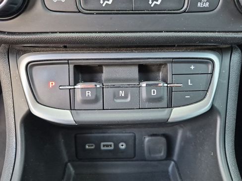 Used 2024 GMC Terrain SLE AWD/4WD image 24