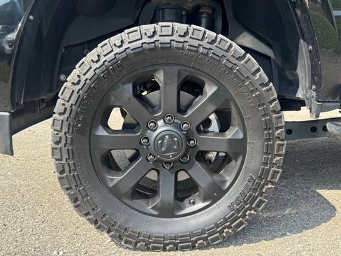 Used 2022 RAM 2500 Laramie w/ Night Edition AWD/4WD image 10