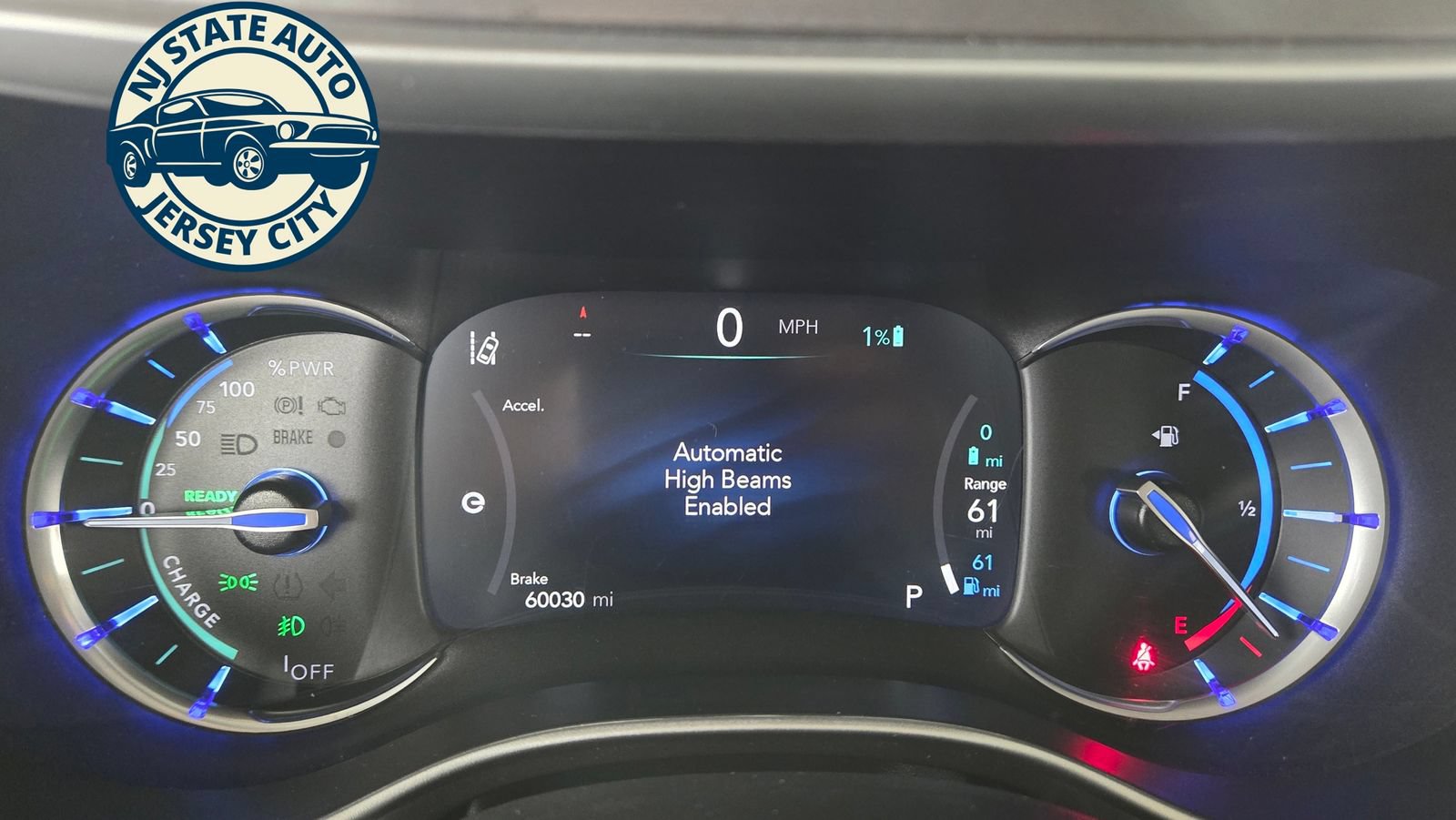 Used 2024 Chrysler Pacifica Limited FWD image 17