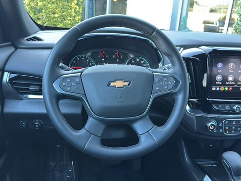 Used 2023 Chevrolet Traverse LT AWD/4WD image 2