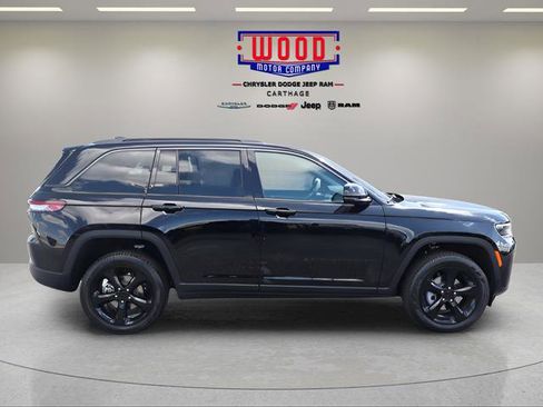 New 2026 Jeep Grand Cherokee Limited AWD/4WD image 2