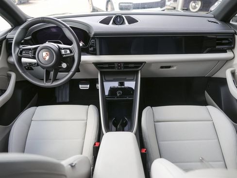 New 2026 Porsche Macan Electric RWD image 29