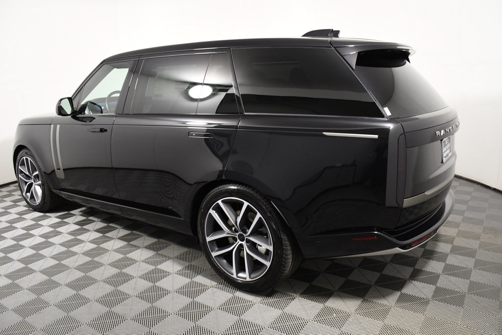 New 2026 Land Rover Range Rover Long Wheelbase SE AWD/4WD image 3