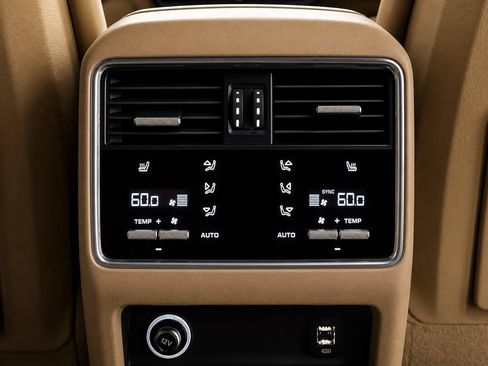 Used 2019 Porsche Cayenne AWD/4WD image 26