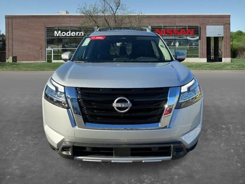 Certified 2024 Nissan Pathfinder SL w/ SL Premium Package image 6