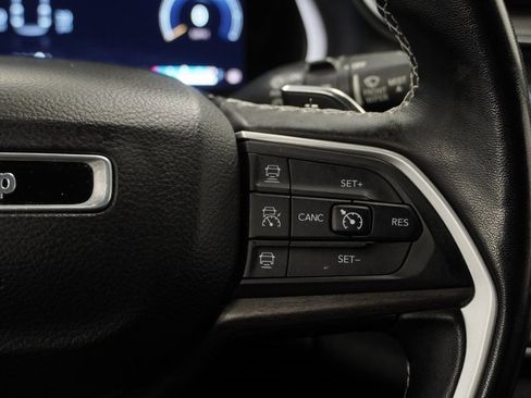 Certified 2022 Jeep Grand Cherokee Limited w/ Luxury Tech Group II image 38