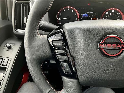 Certified 2025 Nissan Frontier PRO-4X AWD/4WD image 12