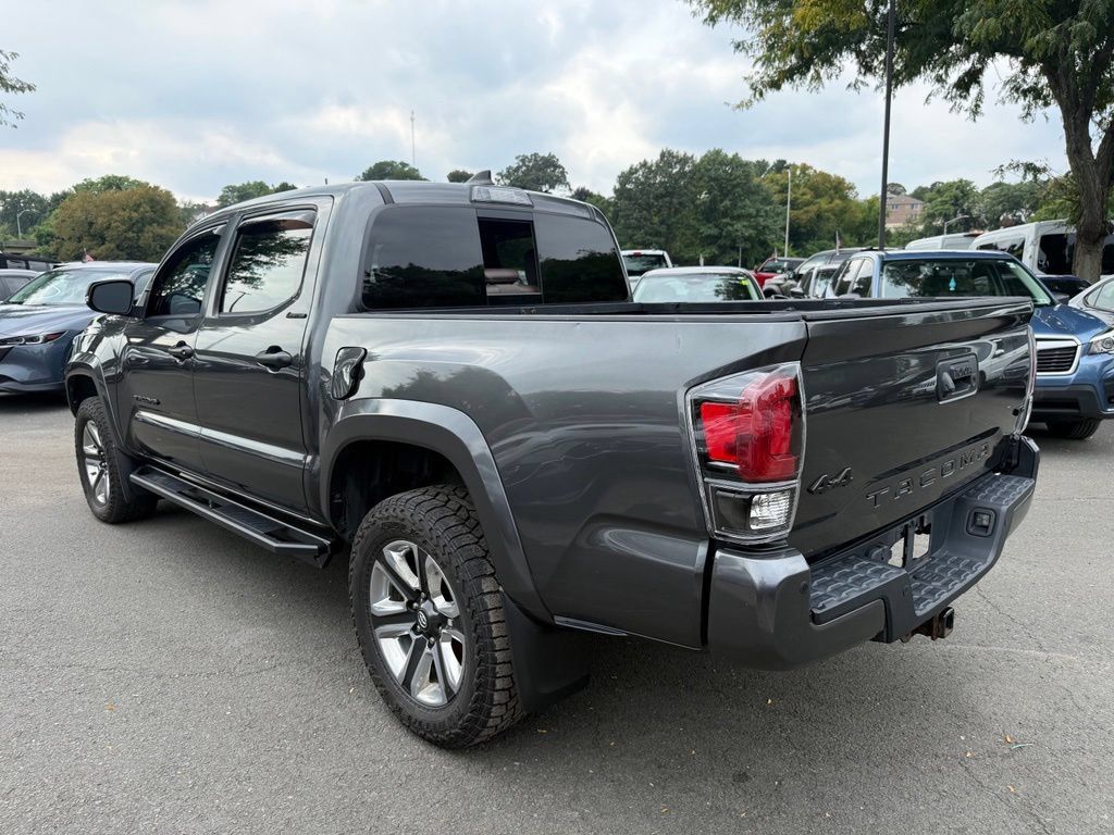 Used 2018 Toyota Tacoma Limited AWD/4WD image 10