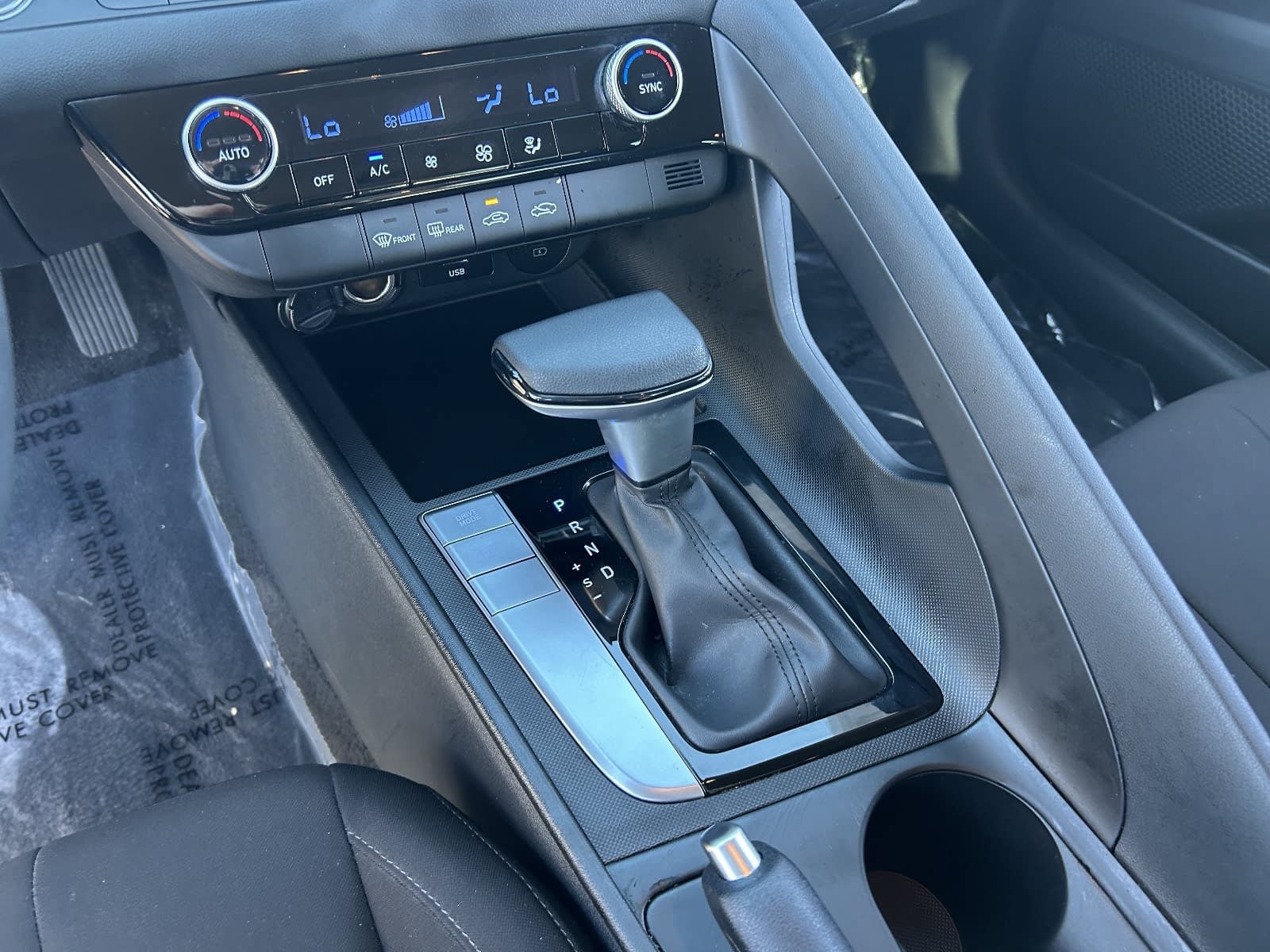 Used 2024 Hyundai Elantra SEL FWD image 28