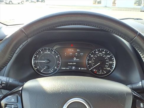 Used 2024 Nissan Armada SL w/ Captain's Chairs Package image 7