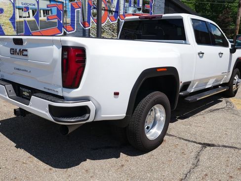 Used 2026 GMC Sierra 3500 Denali w/ Denali Reserve Package AWD/4WD image 34