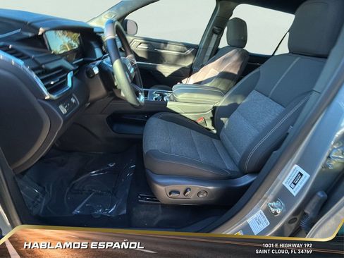 Used 2025 GMC Acadia Elevation image 14