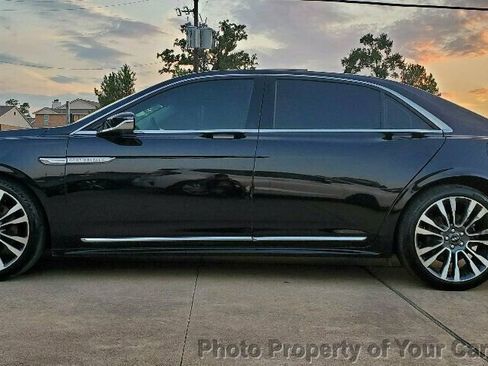 Used 2019 Lincoln Continental Select w/ Continental Climate Package image 18