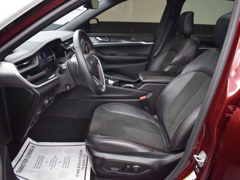 Used 2022 Jeep Grand Cherokee Trailhawk w/ ADV Protech Group II AWD/4WD image 17