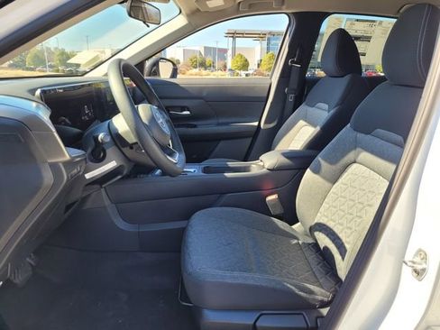New 2026 Nissan Kicks SV w/ Cold Weather Package FWD image 5