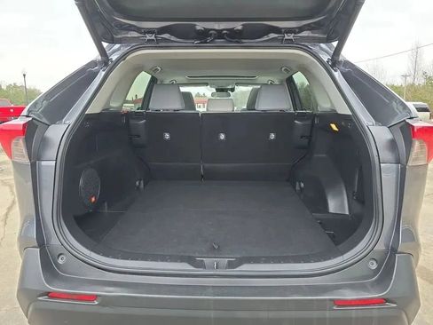 Used 2021 Toyota RAV4 XLE Premium image 50