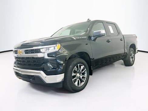 Used 2023 Chevrolet Silverado 1500 LT AWD/4WD image 3