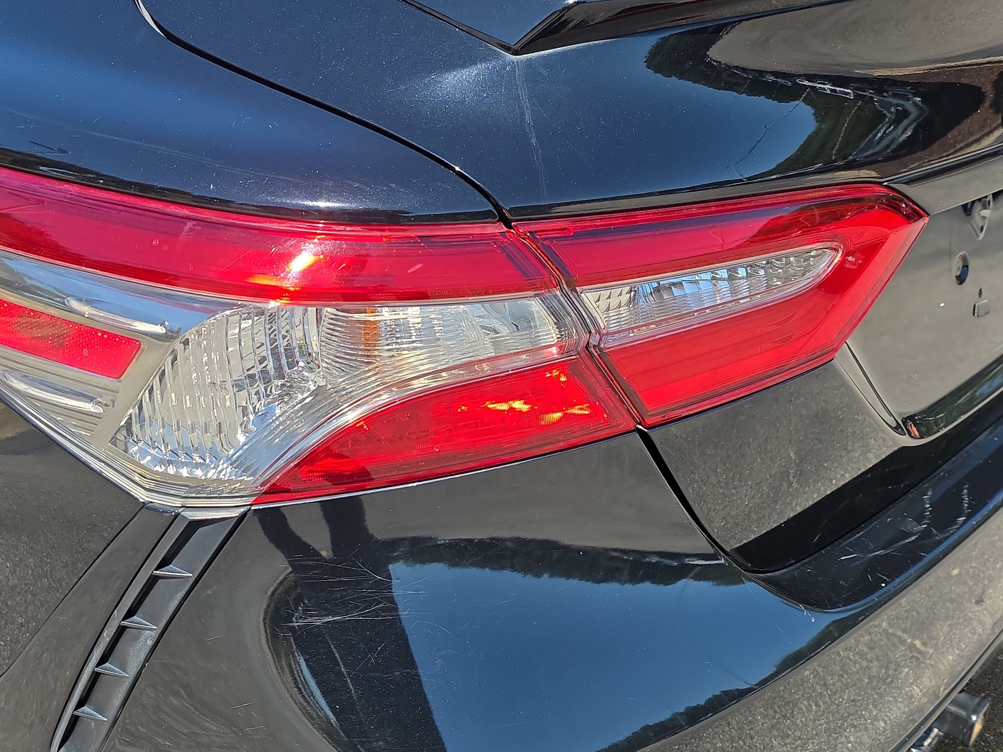Used 2019 Toyota Camry SE FWD image 30