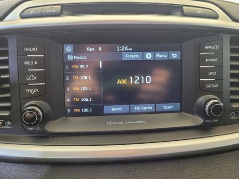 Used 2018 Kia Sorento LX image 25