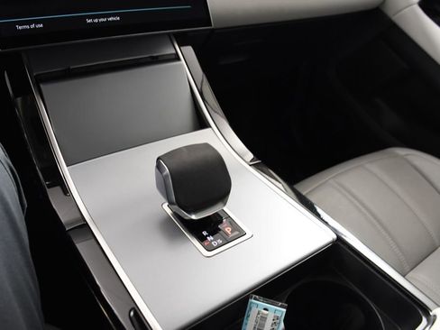 Used 2024 Land Rover Range Rover Evoque S image 31