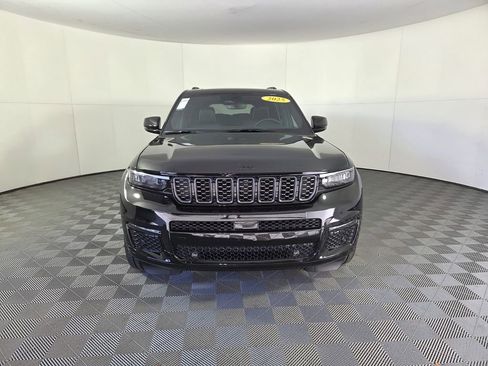 Certified 2025 Jeep Grand Cherokee L Summit image 3