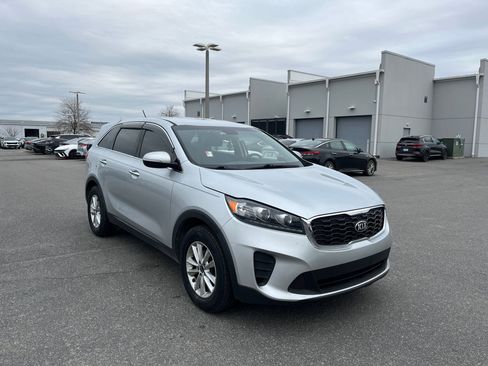 Used 2020 Kia Sorento L image 10