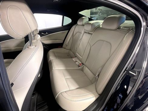 Used 2022 Genesis G70 2.0T RWD image 35
