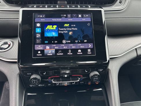 Certified 2025 Jeep Grand Cherokee Altitude AWD/4WD image 11