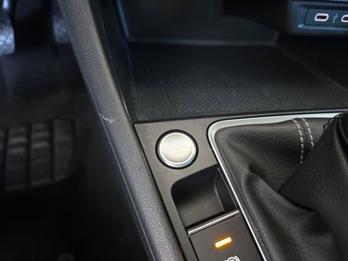 Certified 2023 Volkswagen Jetta SE image 30