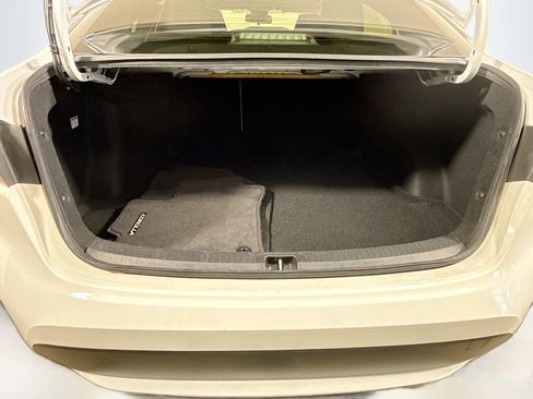 Used 2022 Toyota Corolla LE image 23