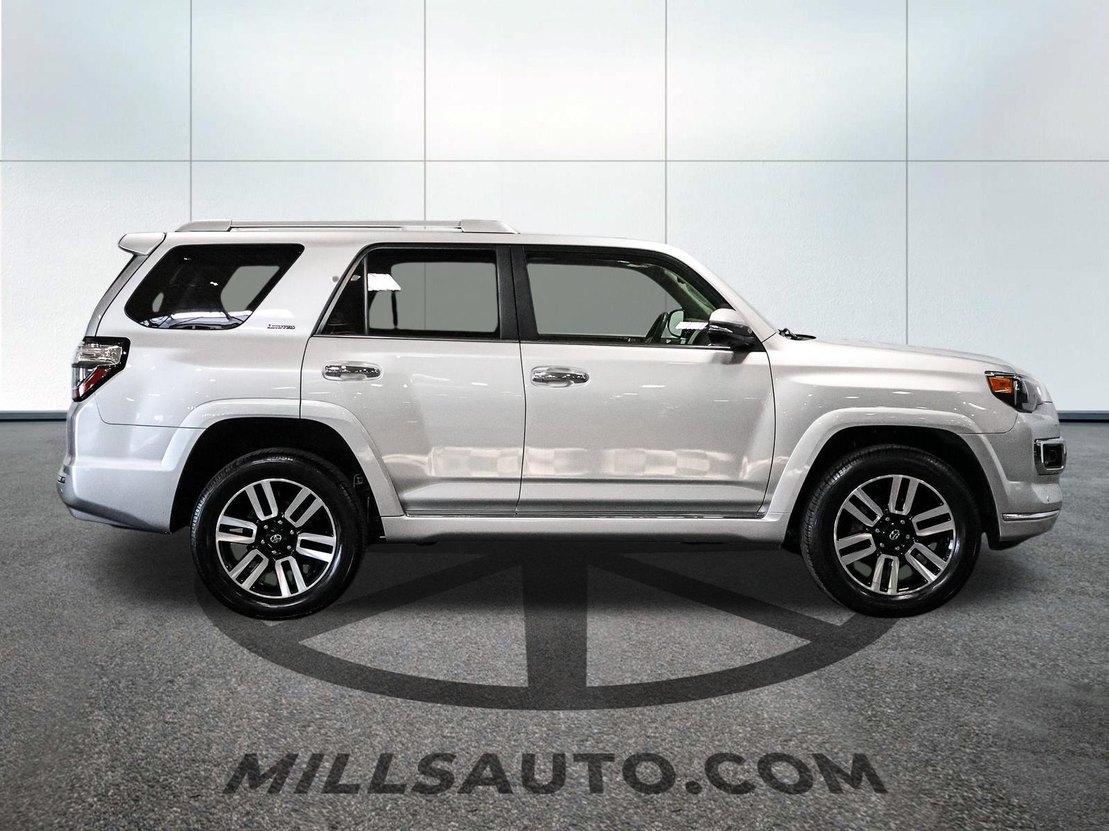 Used 2024 Toyota 4Runner Limited AWD/4WD image 10