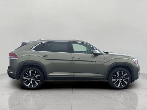 Used 2025 Volkswagen Atlas Cross Sport SEL Premium R-Line AWD/4WD image 8