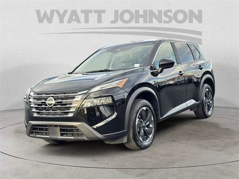 Used 2024 Nissan Rogue SV image 1