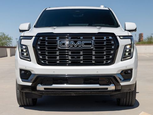 Used 2025 GMC Yukon Denali Ultimate AWD/4WD image 7