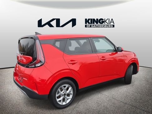 Certified 2023 Kia Soul LX w/ LX Technology Package image 3