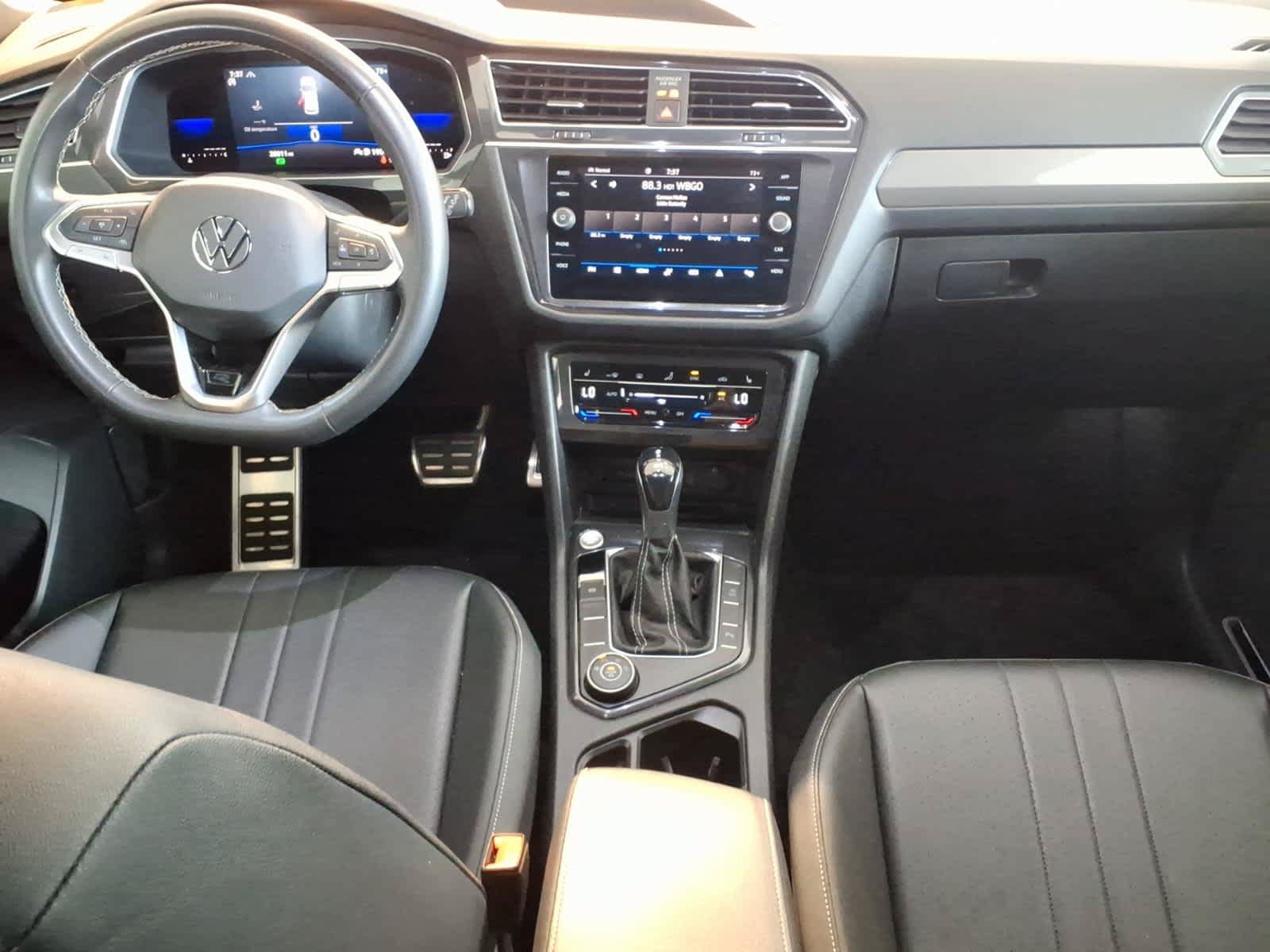 Used 2023 Volkswagen Tiguan SE R-Line AWD/4WD image 11