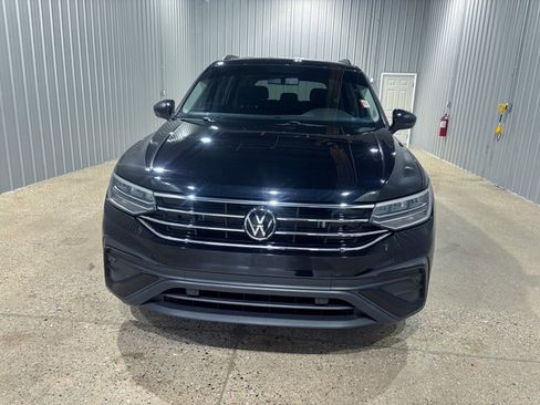 Used 2022 Volkswagen Tiguan S image 3