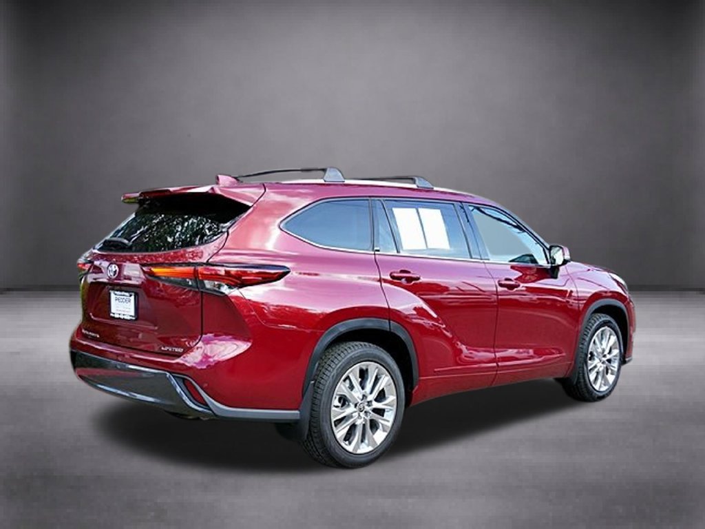 Used 2023 Toyota Highlander Limited FWD image 4