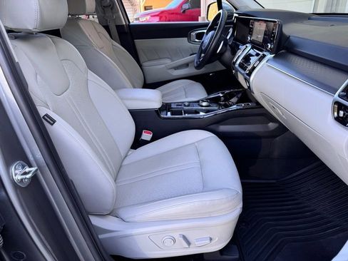 Used 2023 Kia Sorento SX Prestige image 8