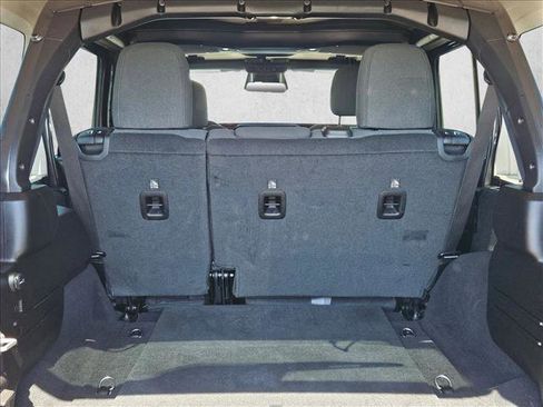 Used 2026 Jeep Wrangler Unlimited Rubicon AWD/4WD image 6