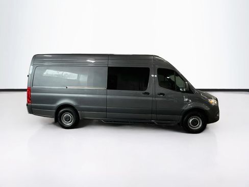 Used 2024 Mercedes-Benz Sprinter 2500 image 4