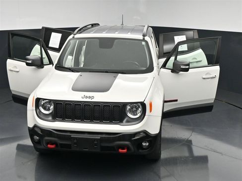 Used 2019 Jeep Renegade Trailhawk w/ Cold Weather Group II AWD/4WD image 36