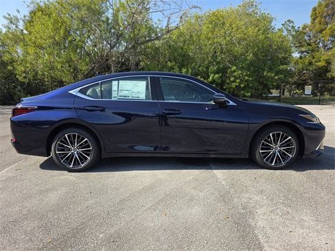 New 2025 Lexus ES 350 w/ Premium Package image 2