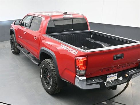 Used 2017 Toyota Tacoma TRD Off-Road w/ Tow Package (A/T) image 38